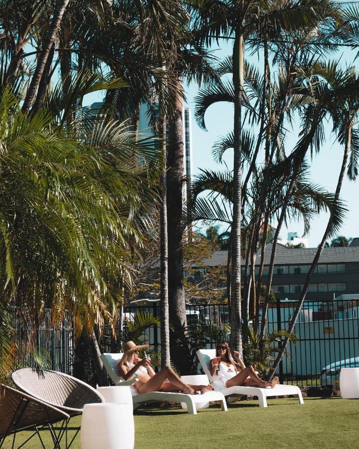 บัด อิน เซิร์ฟเฟอร์ แบ็คแพ็คเกอร์ส Hostel โกลด์โคสต์ ภายนอก รูปภาพ