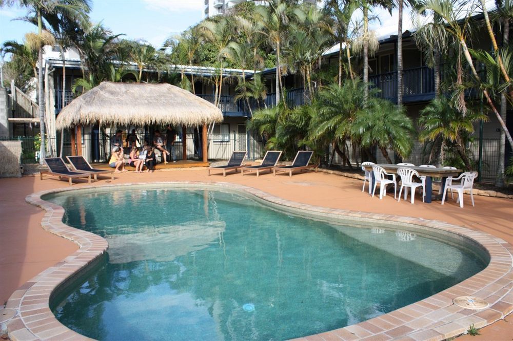 บัด อิน เซิร์ฟเฟอร์ แบ็คแพ็คเกอร์ส Hostel โกลด์โคสต์ ภายนอก รูปภาพ