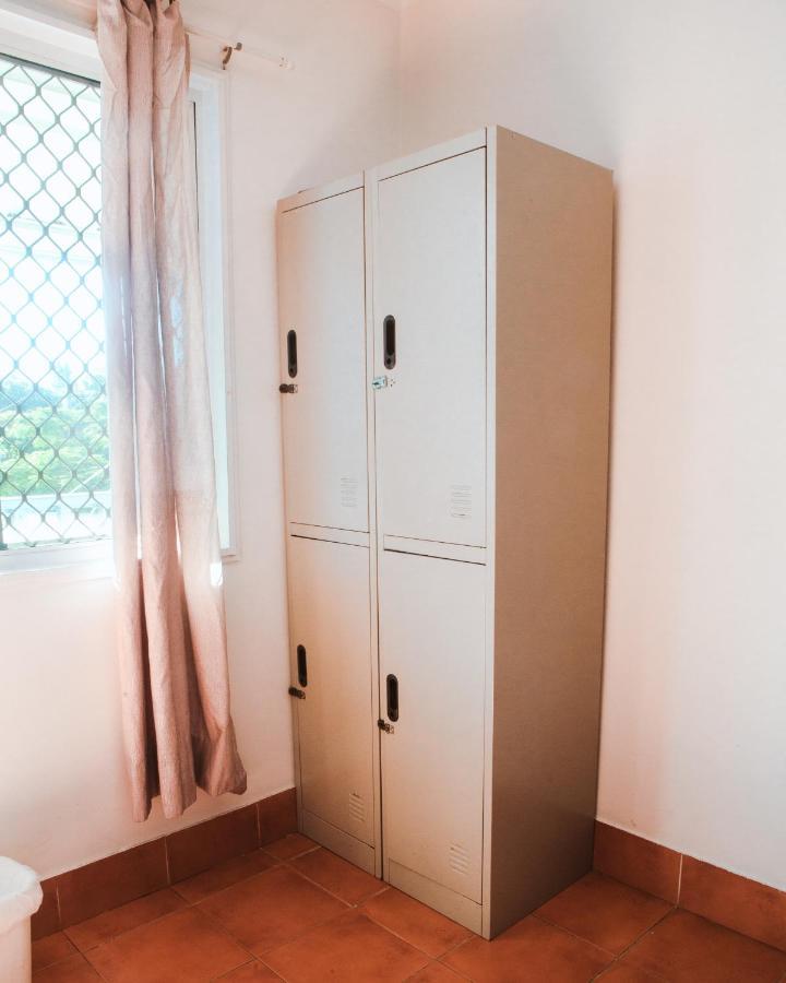 บัด อิน เซิร์ฟเฟอร์ แบ็คแพ็คเกอร์ส Hostel โกลด์โคสต์ ภายนอก รูปภาพ